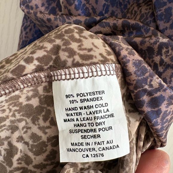 Elegant Snake Print Blouse in Brown and Purple Blue metallic - Picture 7 of 7